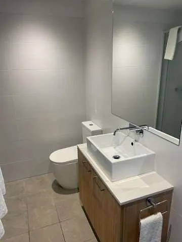 Hotel Rnr Apartments Adelaide
