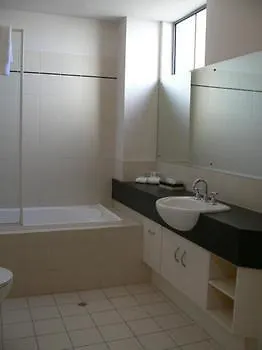 Hotel Rnr Apartments Adelaide