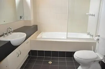 **** Hotel Rnr Apartments Adelaide Australia