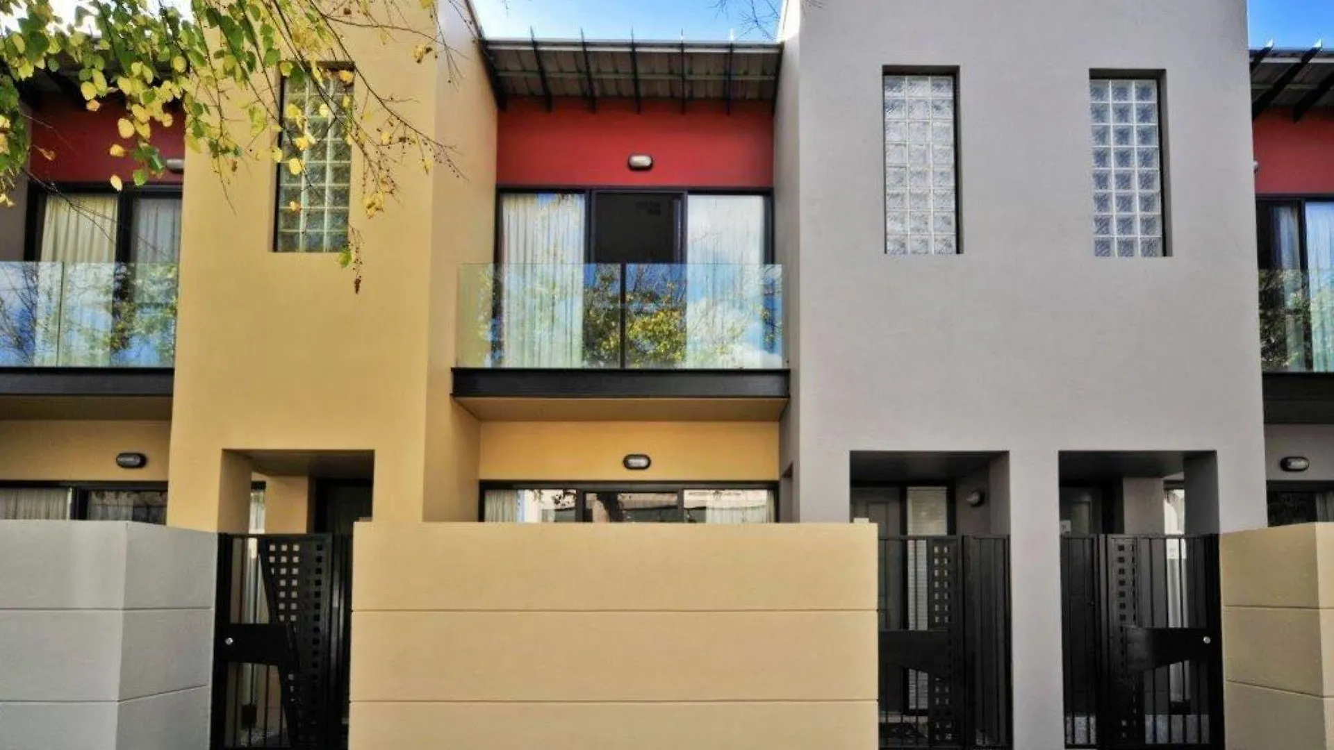Hotel Rnr Apartments Adelaide