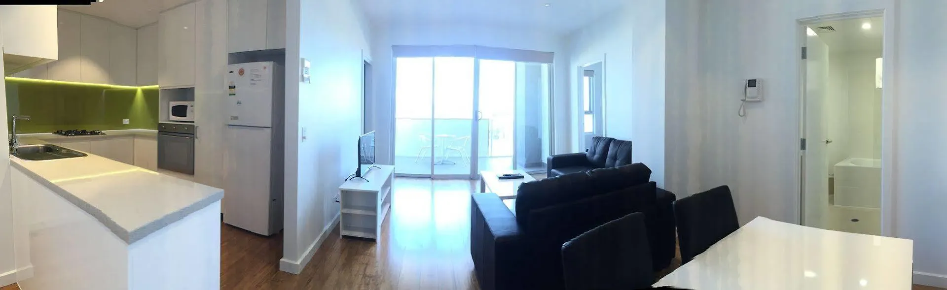 **** Hotel Rnr Apartments Adelaide Australia